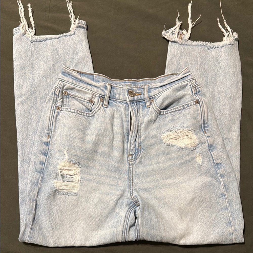 American Eagle Highest Rise 90s Boyfriend Jeans - Size 4